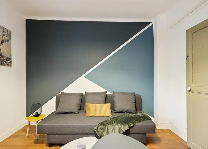 Chic And Smart House With Parking